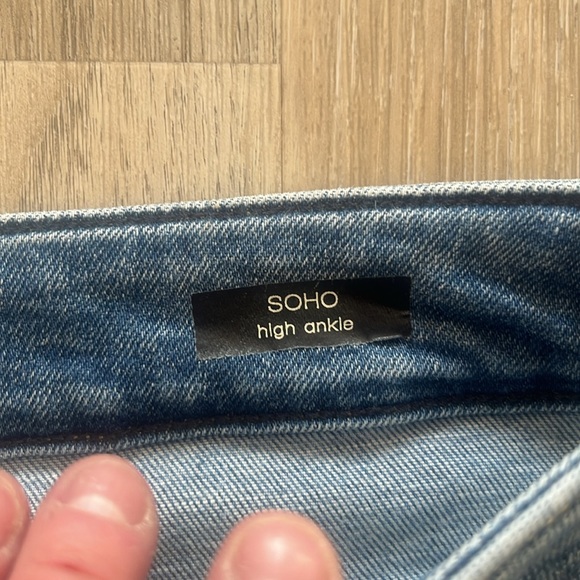 Modern American Stretch Jeans - Picture 5 of 9
